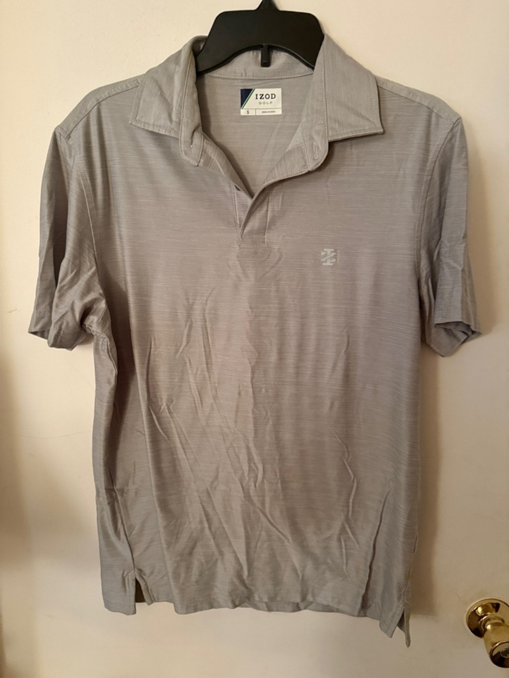 Izod Men’s Short-Sleeve Polo in Light Gray